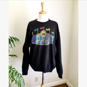 Disneyland Resort Crewneck Sweater Glow-inthe-dark